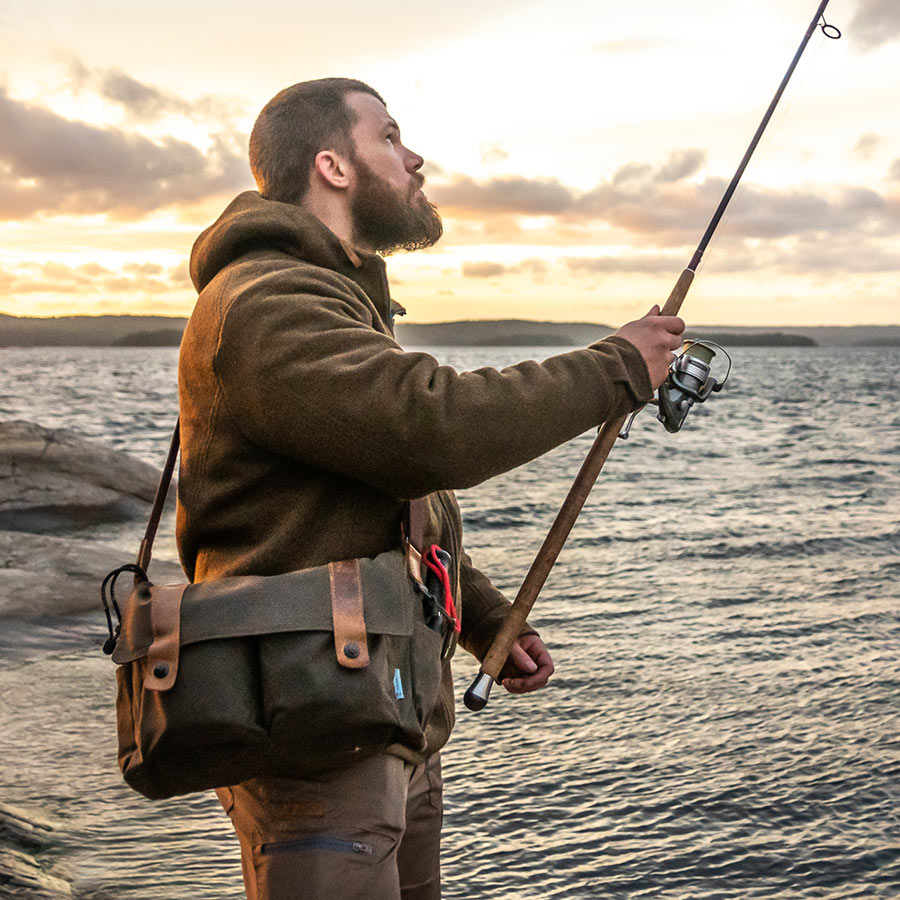 Bild Tasche Fischland Bild Angler mit Tasche Fischland